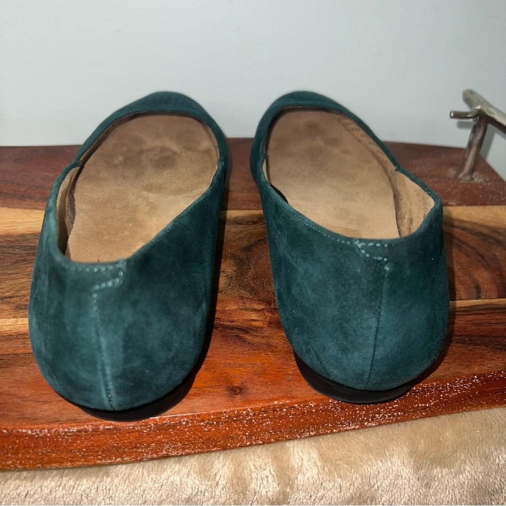 Vionic Perforated Suede Pointed Toe Flats Deep Green Comfort Flats Wide 8.5 - Picture 6 of 9